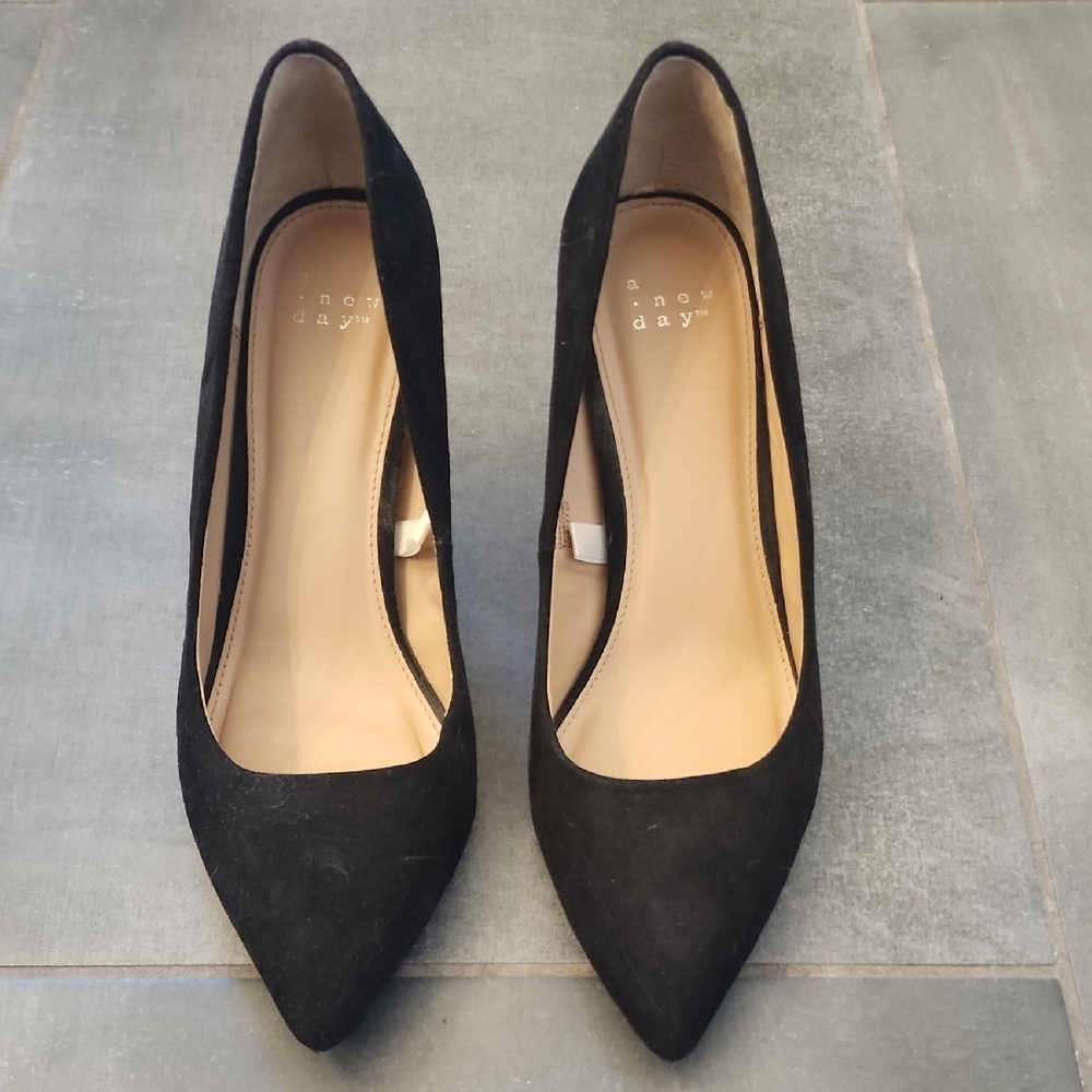 A New Day Black Pointed-Toe Heels